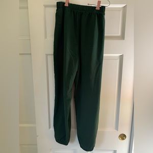 GapFit Small Runaround Joggers Green
